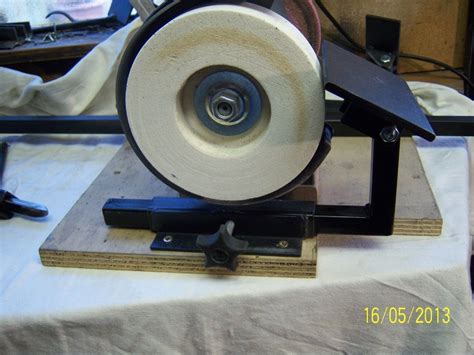 Conventional wisdom holds that you must lap how to sharpen tools on a bench grinder.while using my chisel and plane iron sharpening jig recently, i realized that it was less convenient to use. Details about wood turning chisel sharpening Jig Grinder tool rest | Приспособления для ...