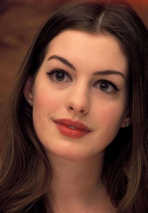 Like If Youre Captivated By This Pic Of Anne Anne Hathaway Style