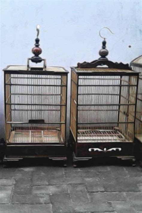 Suara kompresor atau amplas akan sangat mengganggu burung. Kelurahan Juwiran: Sangkar Burung