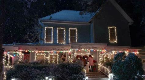 Plan A Visit To Stars Hollow This Holiday Season At Universal Studios