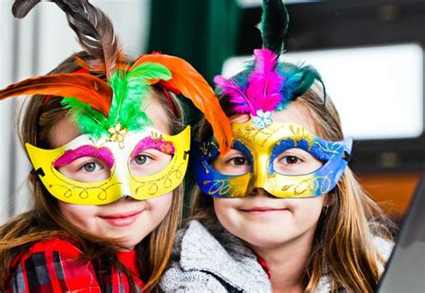 Zabawy Plastyczne Dla Dzieci Jak Zrobić Maskę Karnawałową
