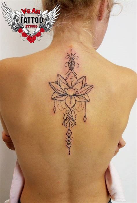 Blackwork Tattoo On Back By Dima Rozum Татуировка на боку Тату на спину для девушек Женские