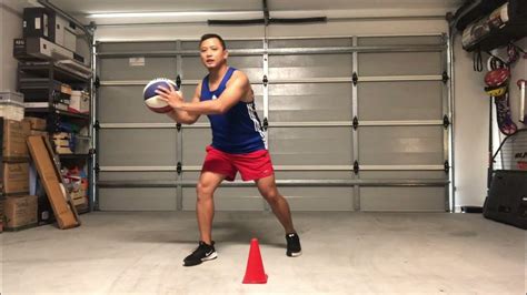Basketball Fundamentals Pivoting And Footwork Youtube