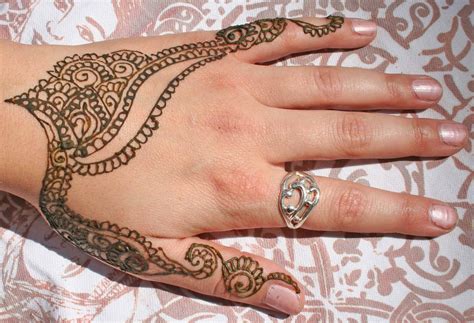 Beautiful Latest Simple Arabic Pakistani Indian Bridal Girl Mehndi