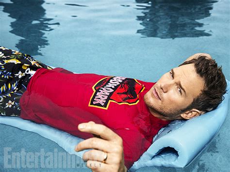 Chris Pratt Makes A Splash Ew Summer Must List Photo Portraits