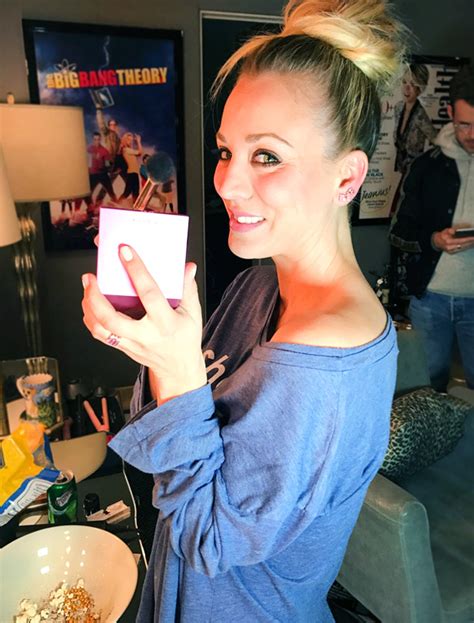 Heres Proof Kaley Cuoco Gets Ready Just Like Us E News