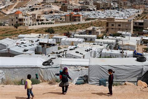 سوري يحرق نفسه أمام مفوضية شؤون اللاجئين في لبنان