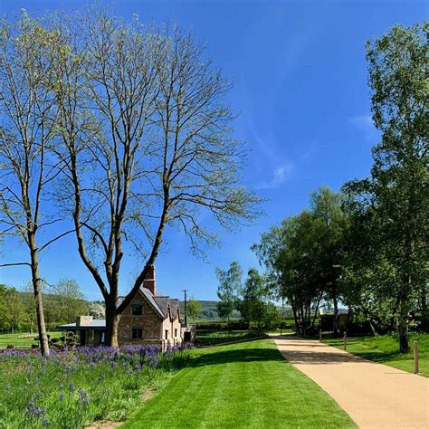 A Tudo Cottage And Wild Flower Meadow In This Cotswold Garden By Jo