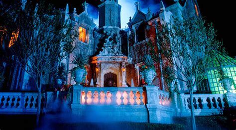 Walt Disney Worlds Haunted Mansion Ride At The Magic Kingdom Review