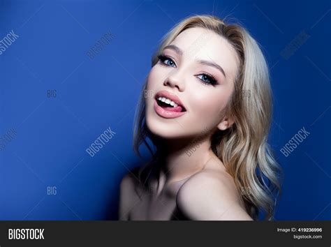 Sensual Female Model Image And Photo Free Trial Bigstock