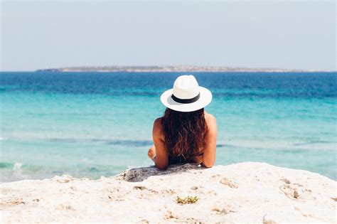 7 ways to maintain your holiday tan