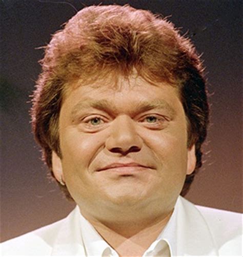 Sings along to andré hazes when no one is home. André Hazes - Wikipedia