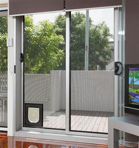 Close the sliding door against the pet door to make sure that there are no gaps. 25 benefits of Dog doors for sliding glass doors | Interior & Exterior Ideas