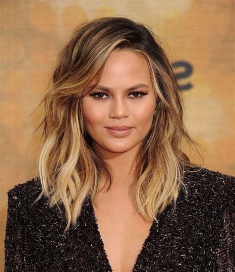 At the age of 50 or 60 women want to look delicate and well mannered so we will definitely show you decent hairstyles that will not only increase your face attraction but makes. 40 Pretty Hairstyles and Haircuts for Double Chins