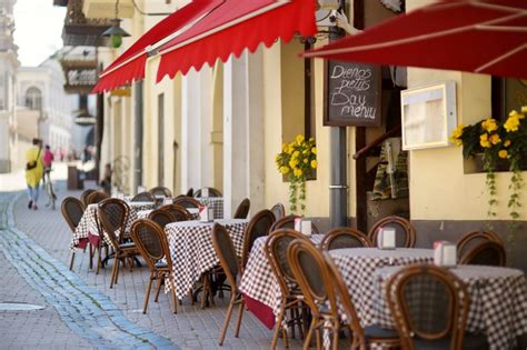 How To Find The Best Local Restaurants While On Vacation Usa Today