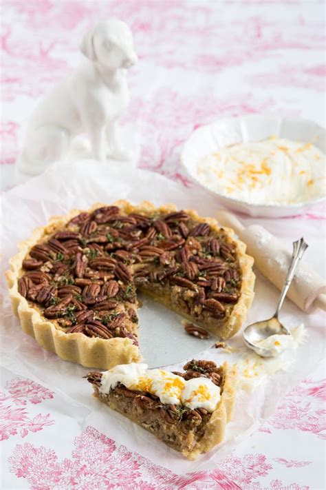 Make sure your dinners finish on a high note with our collection of delicious dessert recipes. Mister Jamie Olivers Maple Pecan Tarte | Rezept | Pecan ...