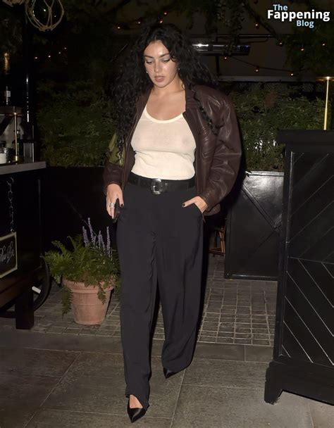 Charli Xcx Flashes Her Nude Tits In London 15 Photos Thefappening