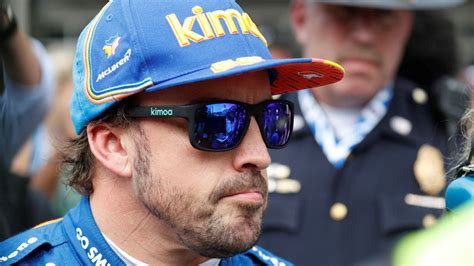 Brutal rajada de Fernando Alonso manda a la lona a Ferrari
