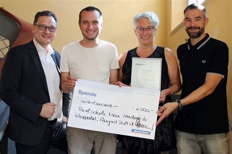( 11 bewertungen ) jetzt geschlossen. 6000 Euro - Spardabank überreicht Scheck | Realschule Neue ...