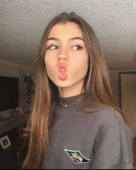 𝐥𝐢𝐚 in 2020 Pretty girls selfies Aesthetic girl Cute selfie