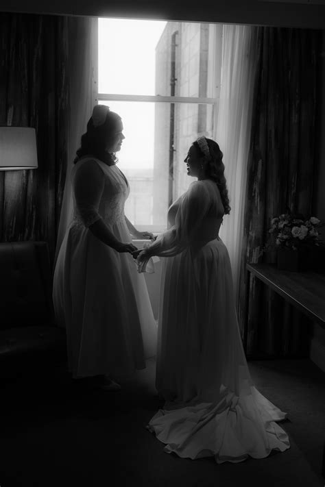 a classic cosy and dark academia inspired lgbtqia wedding at the royal college of physicians in