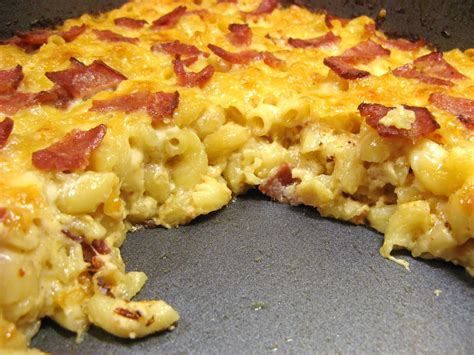 Baked mac and cheese recipe with heavy cream. The Well-Fed Newlyweds: Chipotle Macaroni and Cheese with Bacon