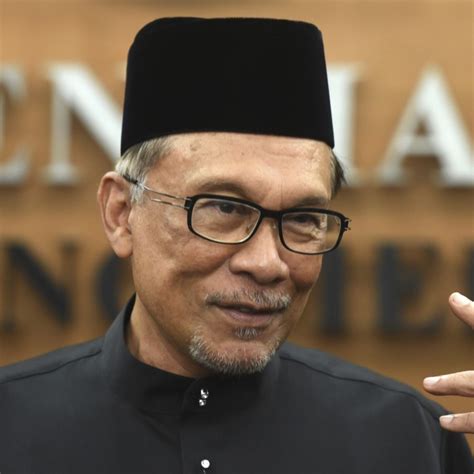 ‘tell Him To Look In The Mirror’ Malaysia’s Anwar Ibrahim And Azmin Ali Trade Barbs As Sex