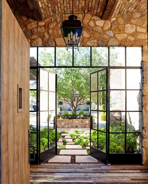 Create A Private Oasis With These Beautiful Courtyard Ideas Courtyard