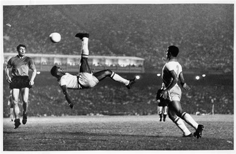 Sir PelÉ The King Of Football A História Da Foto Mais Famosa De Pelé