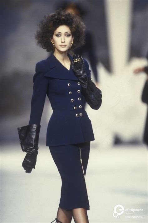90s Chanel The Most Iconic Runway Moments By Karl Lagerfeld Ayerhs