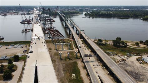 Photos Progress On The New Interstate 74 Bridge Between Bettendorf And