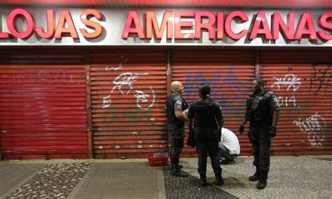Bandido é Baleado Em Tentativa De Assalto A Lojas Americanas Em Laranjeiras Jornal O Globo