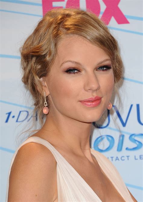 Taylor Swift At 2012 Teen Choice Awards In Universal City Hawtcelebs