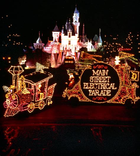 Main Street Electrical Parade Coming To Disneyland Park For A Limited