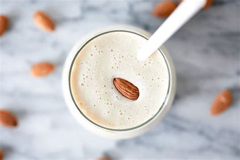 Almond Banana Smoothie Recipe — Eatwell101