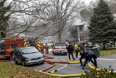 Plane Crashes Into Gaithersburg Home Killing 6 Baltimore Sun