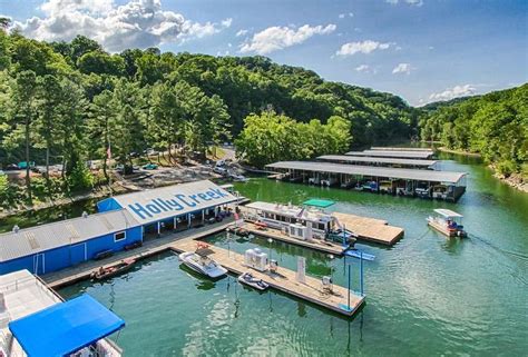 The lake house on dale hollow is one of just a handful of privately owned waterfront homes, and the only one available for rent on the 620 miles of shoreline bordering tennessee and kentucky. Houseboats: Houseboats Dale Hollow
