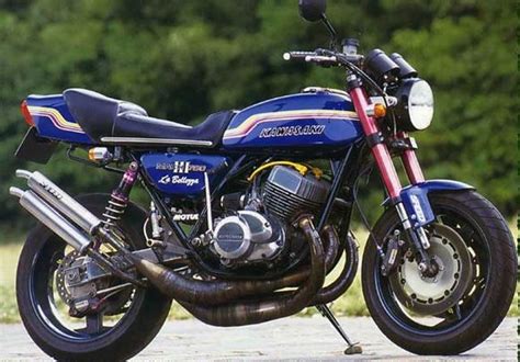 Luminous gun blue, moondust silver. The Kawasaki H2 Mach IV was a 750 cc 3-cylinder two-stroke ...