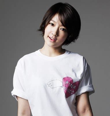 Park shin hye is a south korean actress, singer and model under s.a.l.t entertainment. dancing out of the edge: short hair