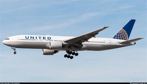 N784ua United Airlines Boeing 777 222er Photo By Chris De Breun Id