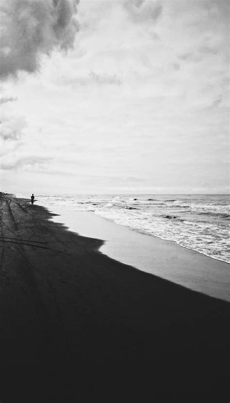 Black And White Beach Wallpapers 4k Hd Black And White Beach