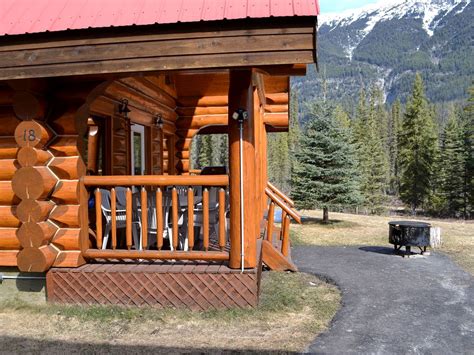 Log Cabin In Golden British Columbia