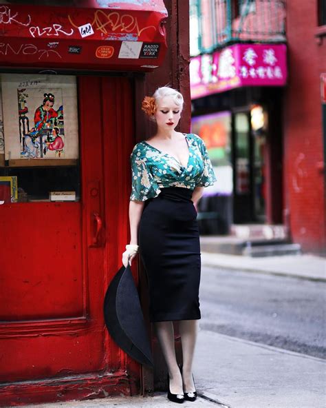 Rachel Ann Jensen On Instagram Tbt In Chinatown 🌹 Fashion