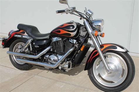 View and download honda shadow vt1100 owner's manual online. 2005 Honda Shadow Sabre 1100 (VT1100C2) Cruiser for sale ...