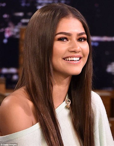 Spider Man Homecoming Star Zendaya Flashes Her Lithe On Tonight Show