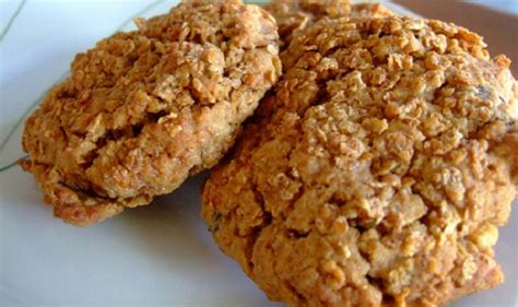 Scopri come preparare biscotti fatti in casa soffici e burrosi! La ricetta per fare i biscotti integrali più buoni ...