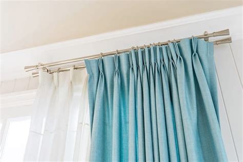 How To Hang Pinch Pleat Curtains In 7 Easy Steps Homenish