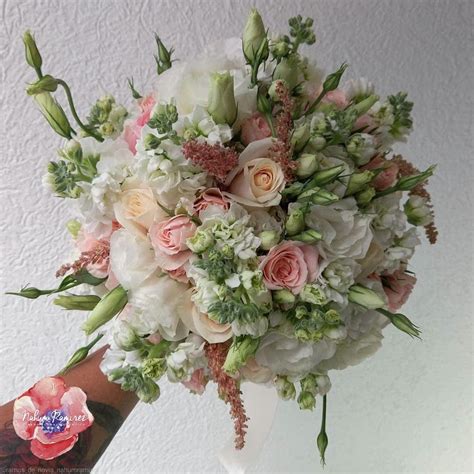 Ramo De Novia Natural Lisianthus Y Rosas Realmente Hermoso