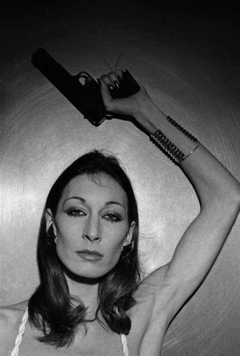 30 Stunning Photos Of Anjelica Huston As A Model In The 1970s And 1980s ~ Vintage Everyday