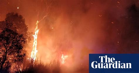 australia bushfires hundreds evacuated in worst start to season on record video australia